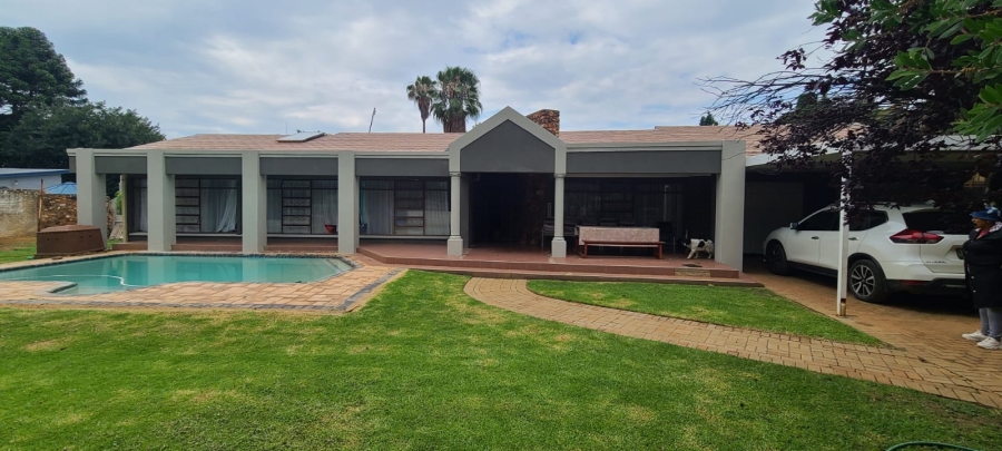 4 Bedroom Property for Sale in Flamwood North West